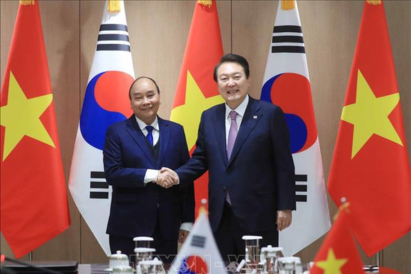 Chủ tịch nước Nguyễn Xuân Phúc hội đàm với Tổng thống Hàn Quốc Yoon Suk-yeol