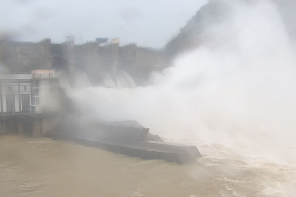 Thừa Thiên - Huế: Mưa lớn, điều tiết 2 hồ thủy điện