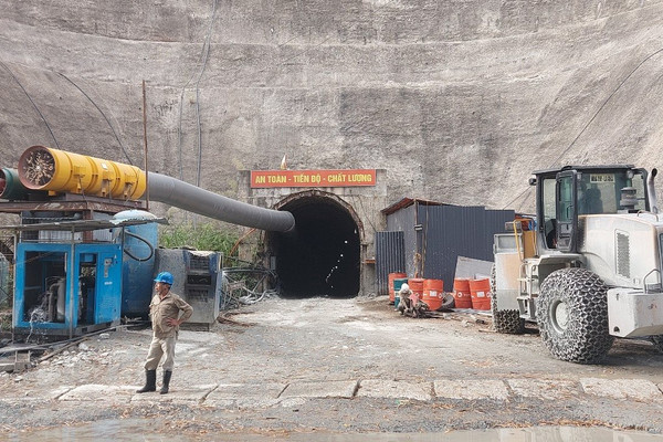 Than Uyên - Lai Châu: Sập hầm ở thủy điện Mường Kim 3
