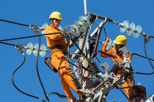 Dù khó khăn nhưng EVN vẫn cung úng đủ điện cho phát triển kinh tế  - xã hội 
