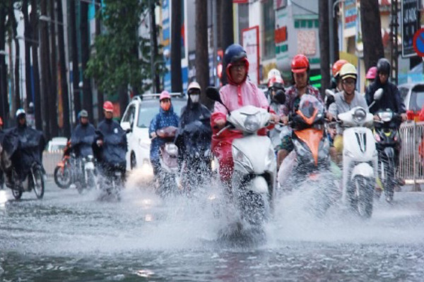 Thời tiết 2/1: Cảnh báo mưa lớn, lốc, sét khu vực Quảng Trị đến Khánh Hòa