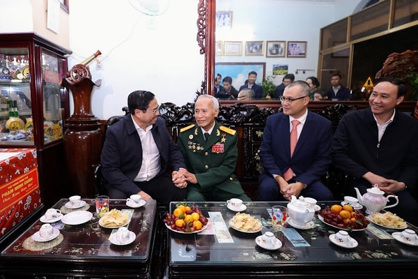 Thủ tướng Phạm Minh Chính thăm các gia đình chính sách tại Phú Yên