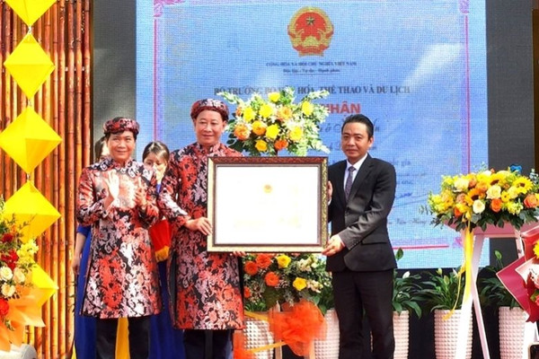 Hội An đón nhận danh hiệu Di sản văn hóa phi vật thể quốc gia Tết Nguyên tiêu