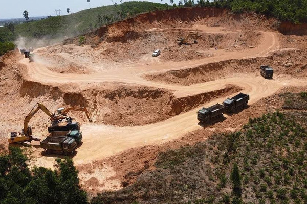 Quảng Nam: Phòng tránh lợi dụng việc khai thác khoáng sản VLXD thông thường để khai thác vàng trái phép