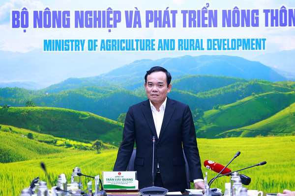 Phó Thủ tướng Trần Lưu Quang làm việc với Bộ NN&PTNT