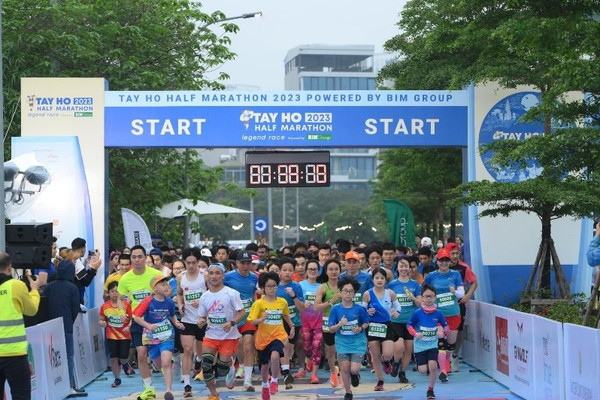 Thử thách chạy bộ đổi cây xanh được runners Hà Nội hưởng ứng