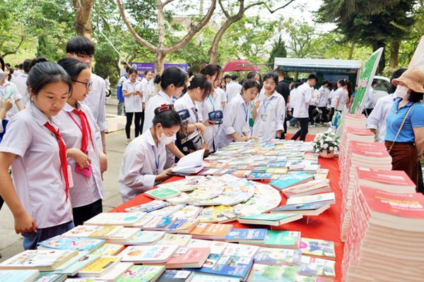 Lào Cai: Ngày hội sách “Nhận thức - Đổi mới - Sáng tạo”