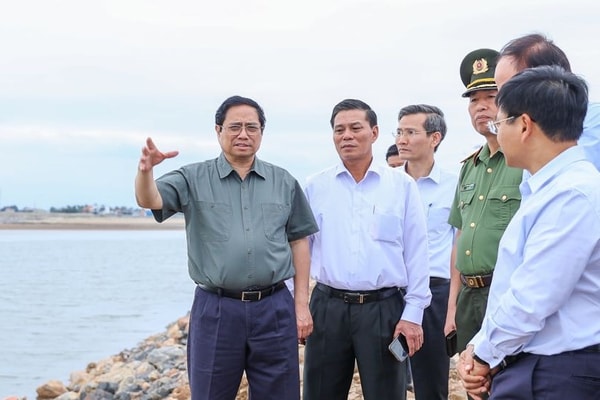 Thủ tướng kiểm tra, tháo gỡ vướng mắc cho các cảng biển, sân bay trọng điểm tại Hải Phòng