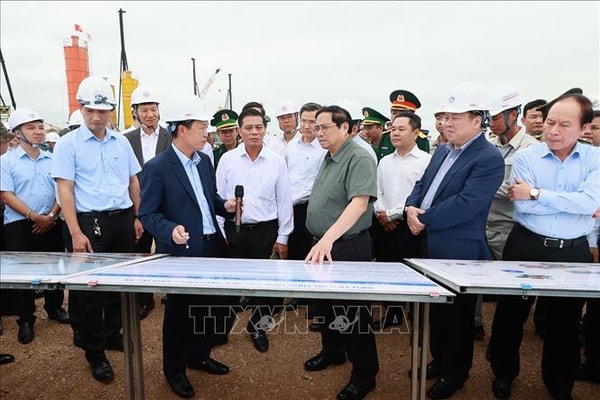 Thủ tướng kiểm tra một số công trình trọng điểm tại Hải Phòng