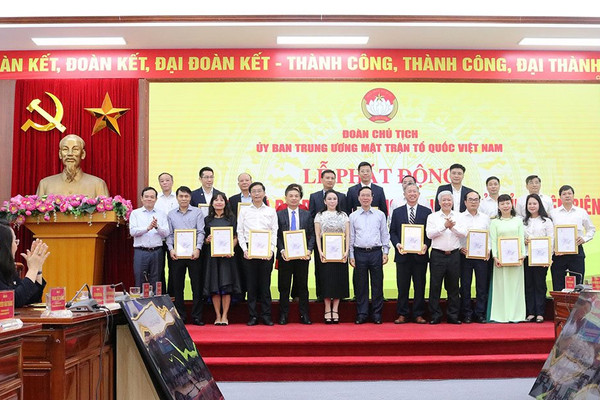 Petrolimex ủng hộ 1 tỷ đồng xây nhà đại đoàn kết tại tỉnh Điện Biên
