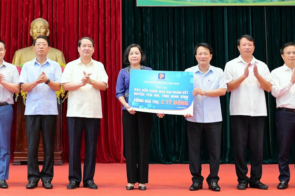 Petrolimex đồng hành hỗ trợ 2 tỷ đồng xây nhà đại đoàn kết tại Ninh Bình