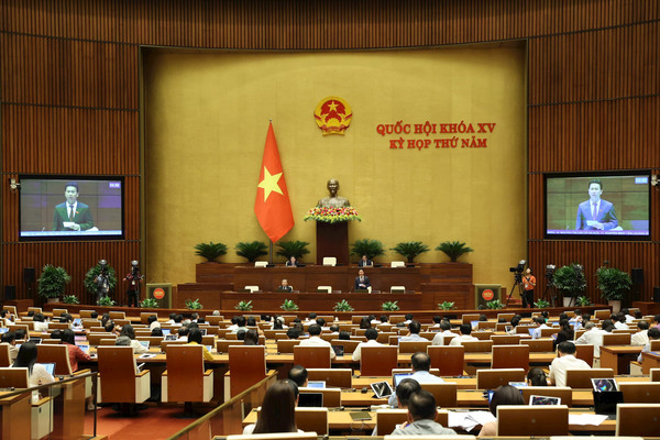 Quốc hội thảo luận tại Hội trường về Dự thảo Luật Tài nguyên nước (sửa đổi)