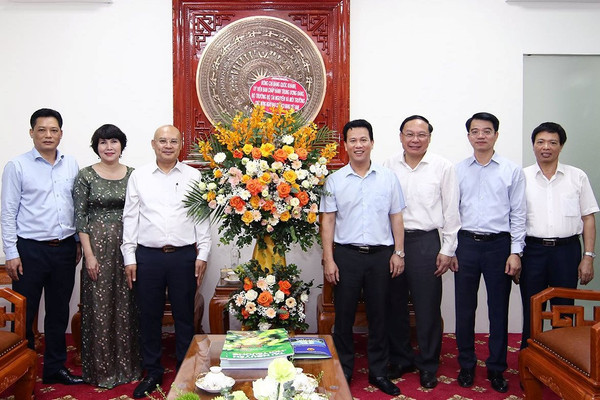 Bộ trưởng Đặng Quốc Khánh thăm, chúc mừng các cơ quan báo chí, truyền thông ngành Tài nguyên và Môi trường nhân kỷ niệm 98 năm Ngày Báo chí Cách mạng Việt Nam