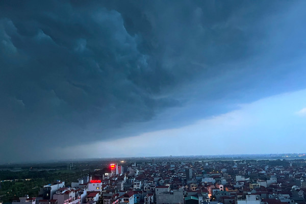 Thời tiết ngày 23/6:  Bắc Bộ, Nam Bộ đề phòng mưa giông về chiều tối