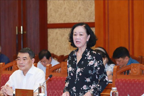 Đồng chí Trương Thị Mai chủ trì giao ban với các ban cán sự Đảng ở Trung ương