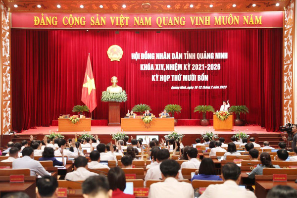 Quảng Ninh thông qua 19 nghị quyết quan trọng