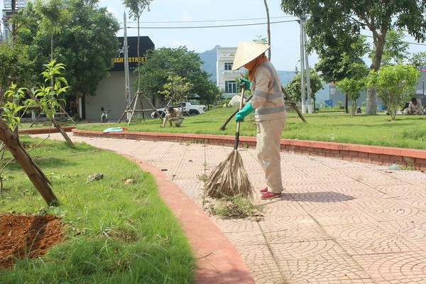 Phù Yên (Sơn La): Nâng hiệu quả bảo vệ môi trường khu thu gom, xử lý CTRSH