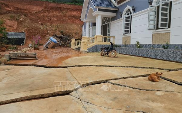 Sạt trượt đất nghiêm trọng bên dự án hồ thủy lợi ở Lâm Đồng