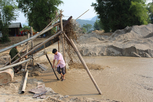 Nhiều giải pháp quản lý cát sỏi ở Điện Biên