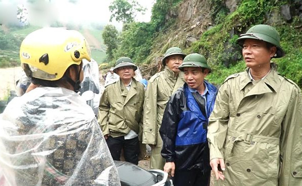 Phó Chủ tịch UBND tỉnh Yên Bái Nguyễn Thế Phước kiểm tra, chỉ đạo khắc phục mưa lũ tại huyện Mù Cang Chải