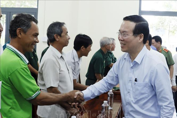 Chủ tịch nước Võ Văn Thưởng thăm xã nông thôn mới nâng cao Vĩnh Tế