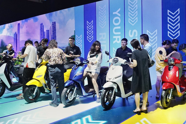 Vì sao xe máy điện VinFast hút khách tại triển lãm “VinFast - Vì tương lai xanh”?
