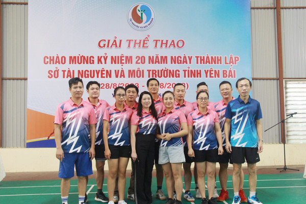 Gần 100 VĐV tham gia giải thể thao Sở TN&MT Yên Bái 