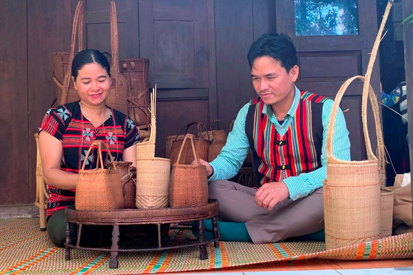 Quảng Nam: Sinh kế bền vững từ nghề đan lát mây tre