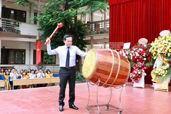 Phó Thủ tướng Trần Lưu Quang dự Lễ khai giảng năm học mới tại Thái Nguyên