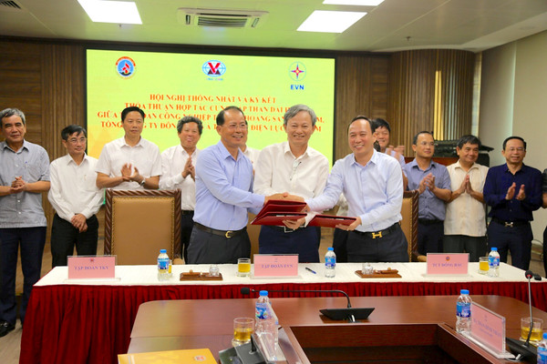 TKV và Tổng Công ty Đông Bắc ký thỏa thuận hợp tác cung cấp than dài hạn với EVN