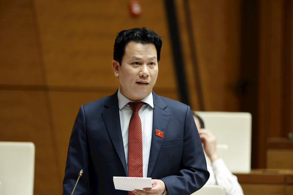 Bộ trưởng Đặng Quốc Khánh trả lời chất vấn Quốc hội