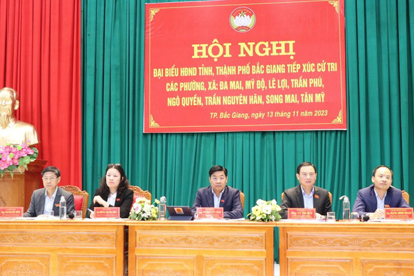 Bắc Giang: Đại biểu HĐND tỉnh, HĐND TP Bắc Giang tiếp xúc cử tri các phường, xã