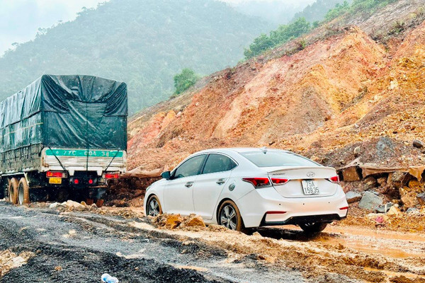 Đà Nẵng: Sạt lở nghiêm trọng tuyến cao tốc La Sơn – Túy Loan