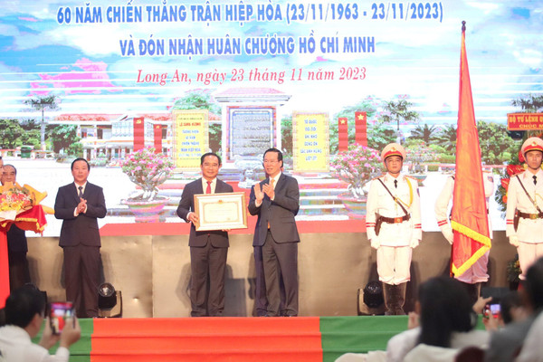 Long An đón nhận Huân chương Hồ Chí Minh và kỷ niệm 60 năm Chiến thắng trận Hiệp Hòa 