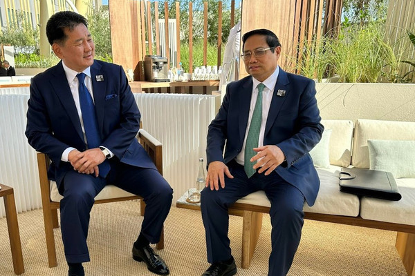 Thủ tướng Phạm Minh Chính gặp Tổng thống Mông Cổ
