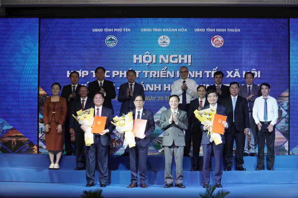 Khánh Hòa: Ba tỉnh Nam Trung Bộ ký kết hợp tác phát triển kinh tế xã hội