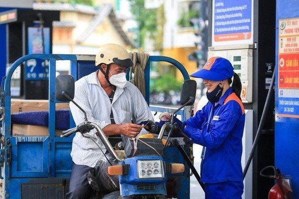 Giá xăng dầu giảm mạnh trước Tết