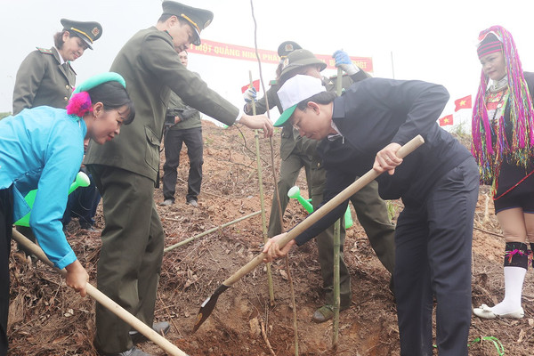 Quảng Ninh phát động Tết trồng cây “Đời đời nhớ ơn Bác Hồ” xuân Giáp Thìn 2024
