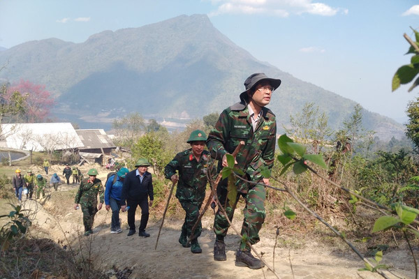 Lào Cai: Huy động hơn 800 người chữa cháy rừng Hoàng Liên