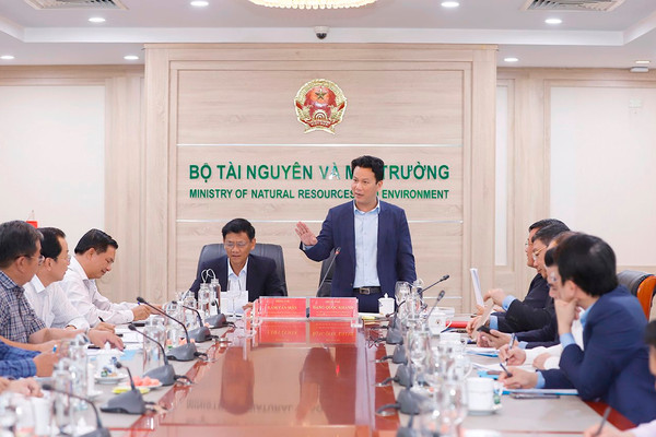 Bộ trưởng Đặng Quốc Khánh làm việc với tỉnh Sóc Trăng về công tác quản lý nhà nước trong lĩnh vực tài nguyên và môi trường