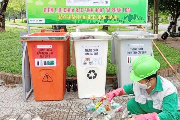 Hà Nội: Cử tri đề nghị sớm thực hiện phân loại rác thải tại nguồn