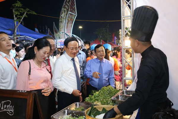 Bình Định tưng bừng khai mạc Lễ hội văn hóa ẩm thực