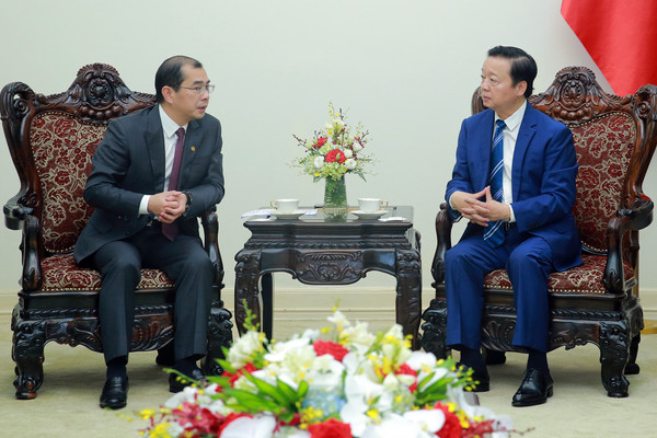 Phó Thủ tướng Trần Hồng Hà tiếp lãnh đạo một số doanh nghiệp năng lượng quốc tế