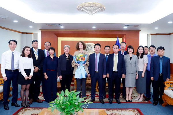 Bộ trưởng Đặng Quốc Khánh làm việc với Giám đốc Quốc gia WB tại Việt Nam và Đại sứ Azerbaijan