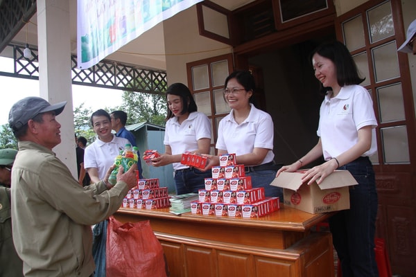 Phù Yên (Sơn La): Ra quân hưởng ứng Tháng hành động vì môi trường 2024