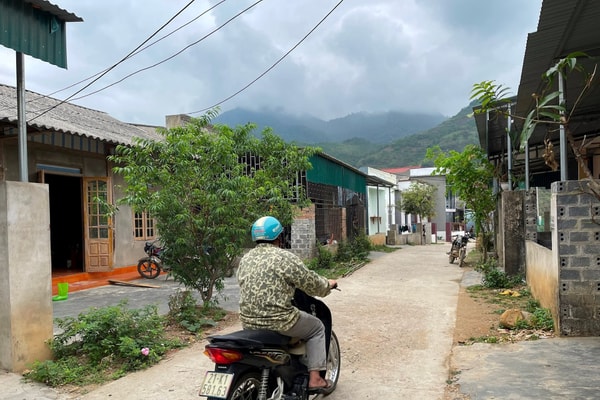 Văn Chấn (Yên Bái): Hỗ trợ người dân vùng lũ có "sổ đỏ"