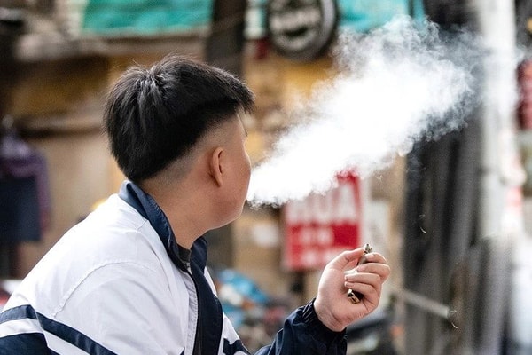 Cần giải pháp mạnh để ngăn thuốc lá mới gây nghiện nicotine trong giới trẻ