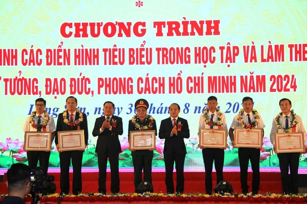 Lạng Sơn tôn vinh 37 tập thể, cá nhân tiêu biểu trong học tập và làm theo Bác