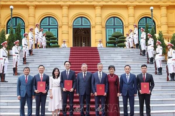 Tổng Bí thư, Chủ tịch nước Tô Lâm trao quyết định bổ nhiệm Đại sứ Việt Nam tại Liên hợp quốc và các nước