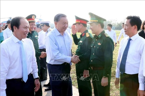 Tổng Bí thư Tô Lâm thăm và làm việc tại huyện đảo Bạch Long Vĩ (Hải Phòng)